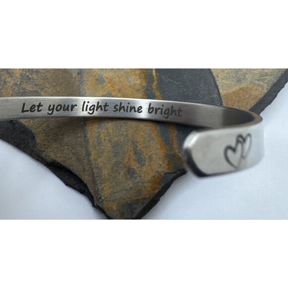 Jewelry Lot of 4 bracelets Alex and Ani Gold Tone USA Flag Charm Costume - Picture 15 of 16